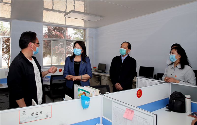 在三门峡城乡一体化示范区阳店镇一中和教师交流.jpg