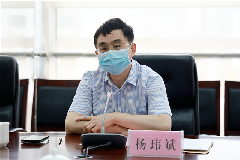 中共河南省委外事工作委员会办公室一级巡视员杨玮斌出席调研活动.jpg