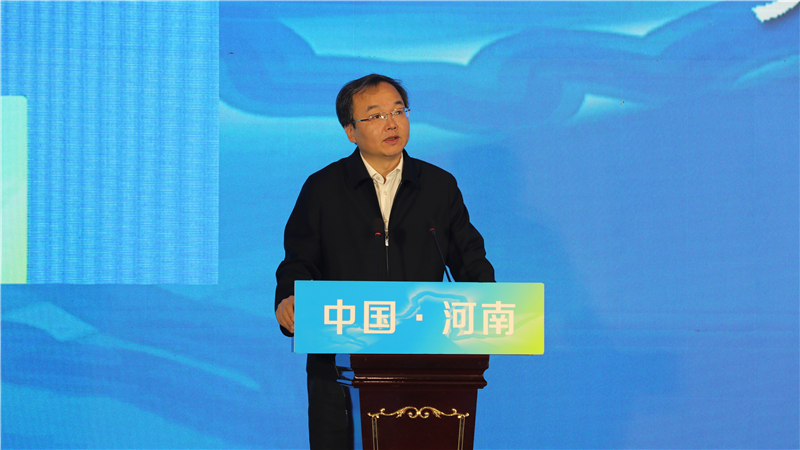 教育部发展规划司副司长晁桂明出席会议并讲话.jpg