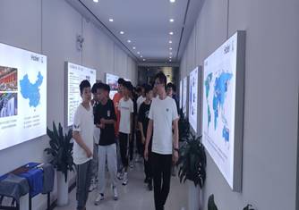 http://jdx.hnvtc.edu.cn/__local/5/F5/BB/869B9A67252030EAF71B4CD371C_2EDF2565_C979.jpg